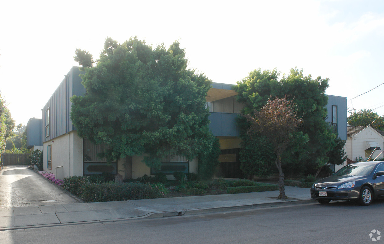 Primary Photo - 182 N Murphy Ave