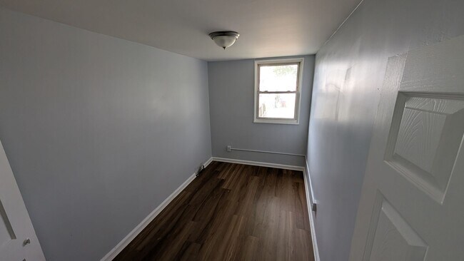 Building Photo - 3 Bedroom end unit with off-street parking