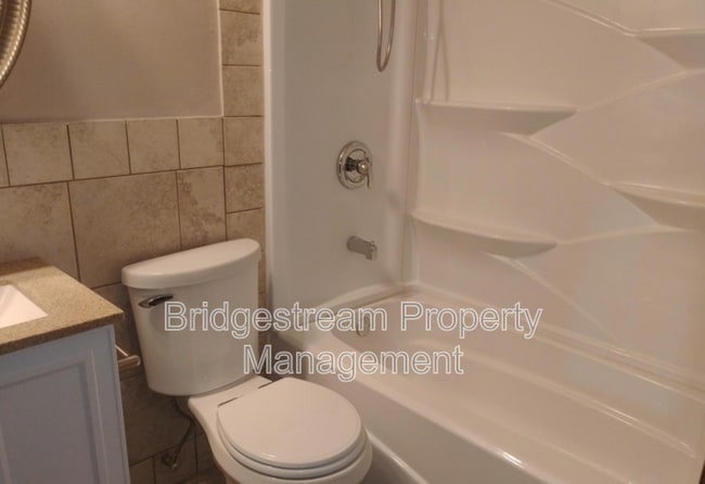Foto del edificio - 48 Candlewood Ct