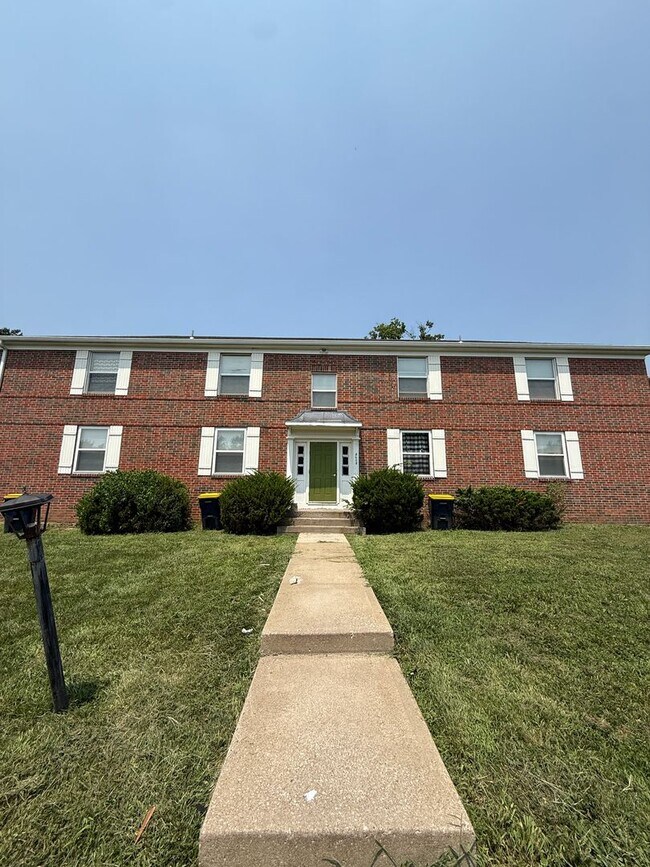 Building Photo - 8608 Countryshire Ln