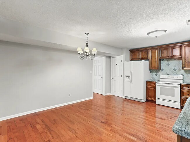 Foto del edificio - 5152 Afton Way