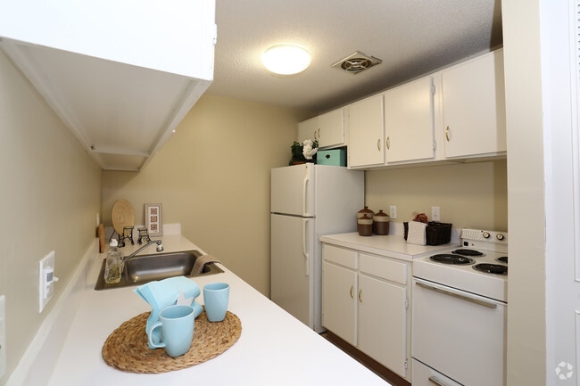 Interior Photo - Villages at Shore Landing