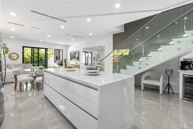 Foto del edificio - 325 SW 16th St