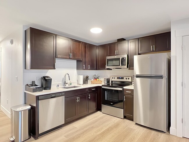 Foto del edificio - 870 Walton Pl