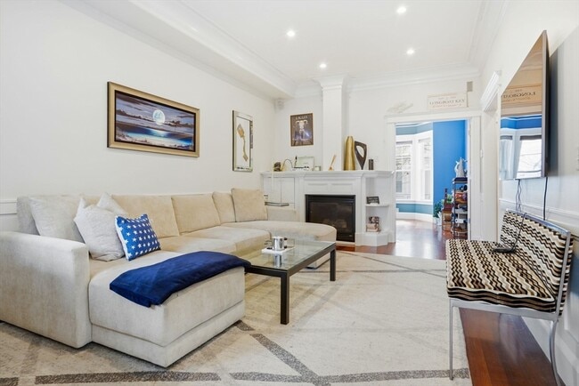 Building Photo - 17 Gates St