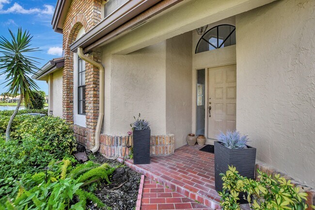 Building Photo - 8170 Cassia Dr