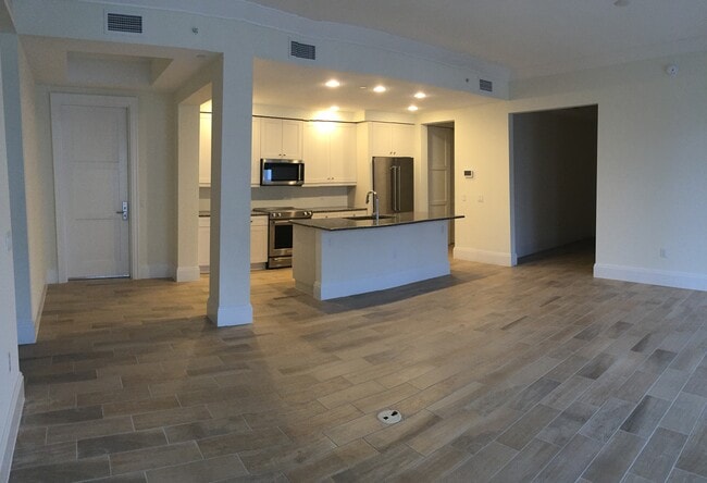 Building Photo - 1030 3rd Ave N