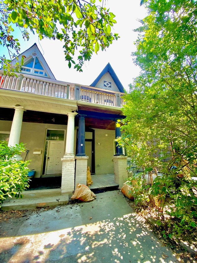 Photo principale - 157 Huron St