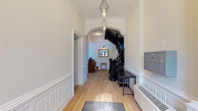 Building Photo - 421 Garrard St