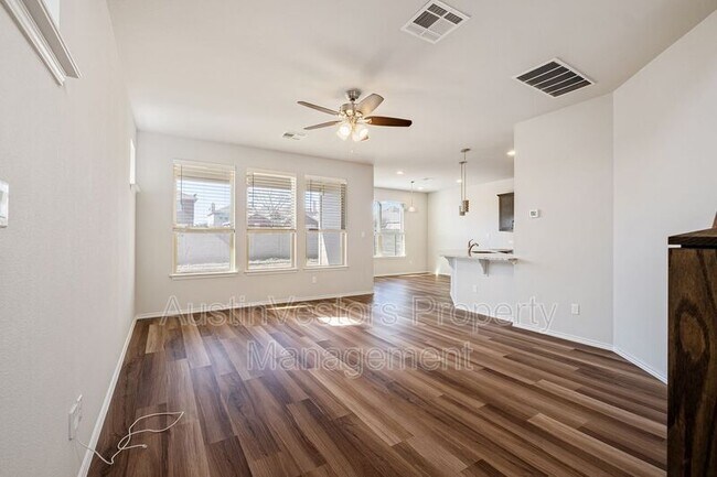 Foto del edificio - 3651 Sandy Brook Dr