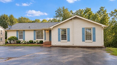 Building Photo - 4754 Trenton Dr