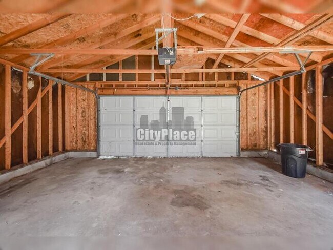 Building Photo - 3027 Boulevard Pl
