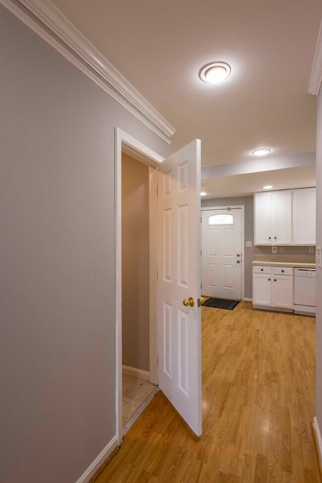 Foto del edificio - Charming 2Bed/1.5Bath in Westport, MD!