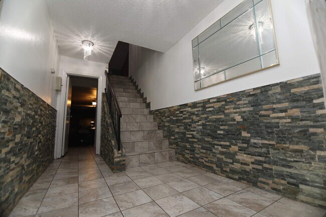 Building Photo - 8430 Langdon Ave