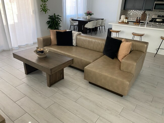Foto del edificio - 839 Nova Heights St