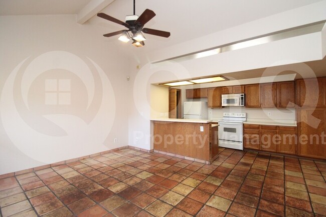 Foto del edificio - 1432 W Emerald Ave