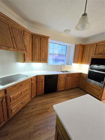 Foto del edificio - 6801 Laramie Dr