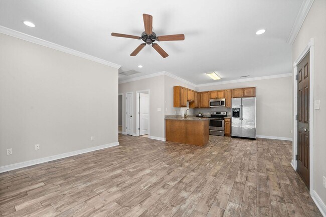 Building Photo - Cute Duplex in the Heart of Pembroke !!