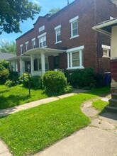 Building Photo - 10524 Gooding Ave