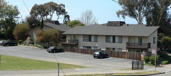 Building Photo - Crescent Park Apartments