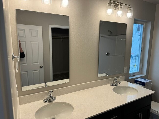 Building Photo - 2 Bed | 2 Bath | 3 Stall Garage | Patio Twin-Home