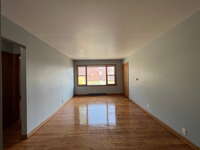 Building Photo - 2600 W Holt Ave