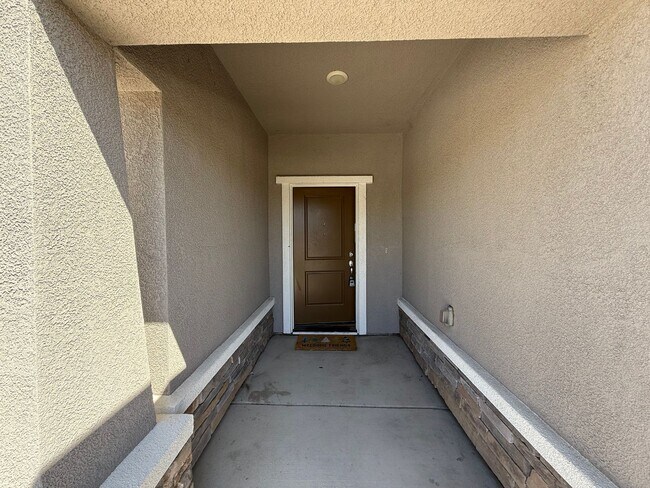 Foto del edificio - Single story home in with large backyard!