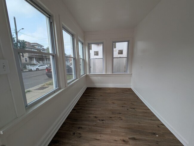 Building Photo - 1111 Adriatic Ave