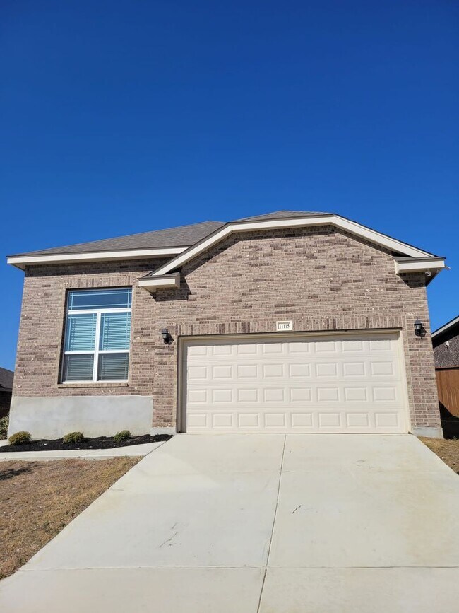 Foto del edificio - Gorgeous brick home available in West Poin...