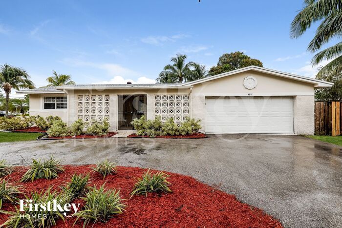 Foto principal - 4818 NW 8th St