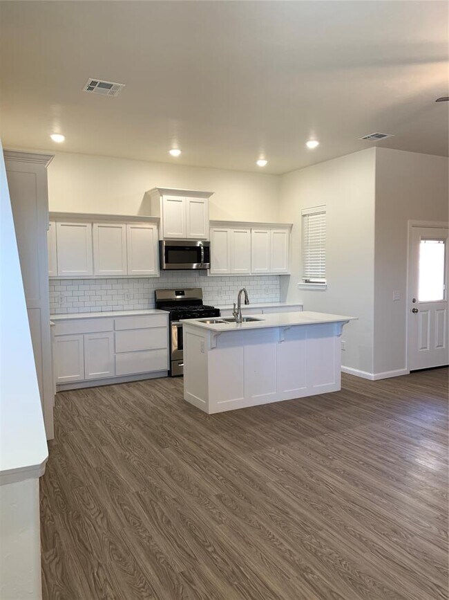 Building Photo - 3341 Enclave Pl