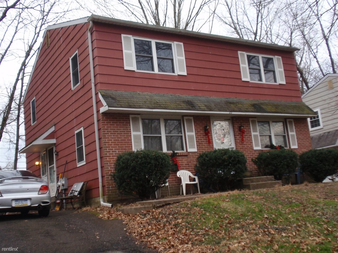 Primary Photo - 623 Meadowbrook Ave
