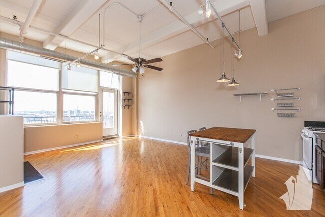 Foto del edificio - 500 S Clinton St