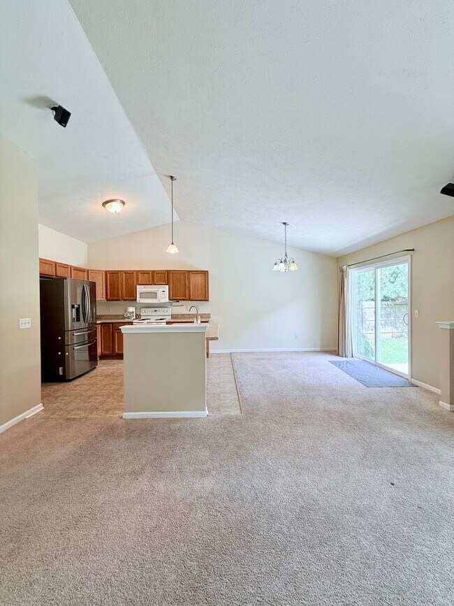 Building Photo - Three Bedroom Home in Kalamazoo