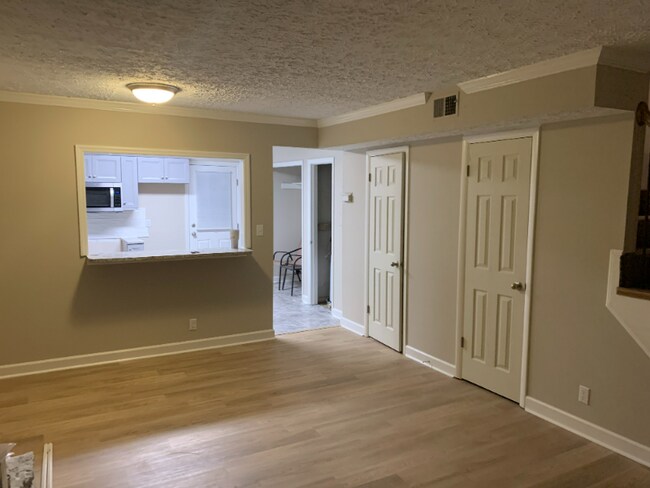 Building Photo - 2323 Kimberly Dr