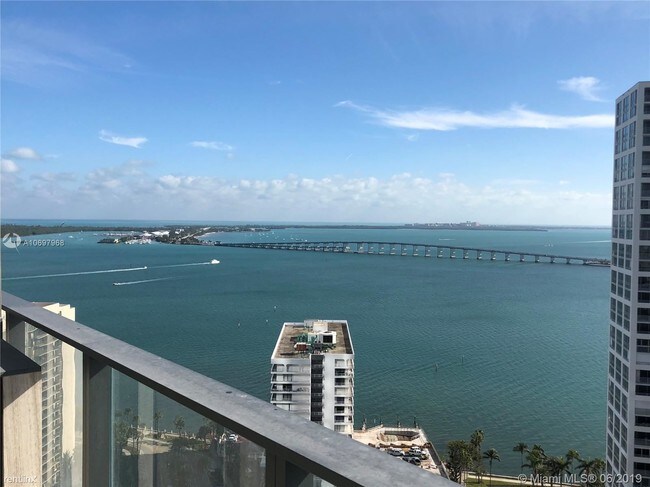 Building Photo - 1 br, 1.5 bath  - 1451 Brickell Ave Unit 2714