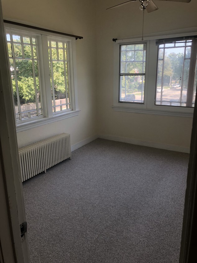 Habitación 1 - 429 Forest Ave