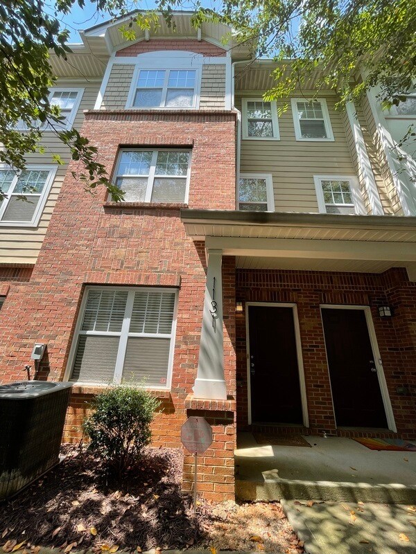 Primary Photo - 1131 ILana Court