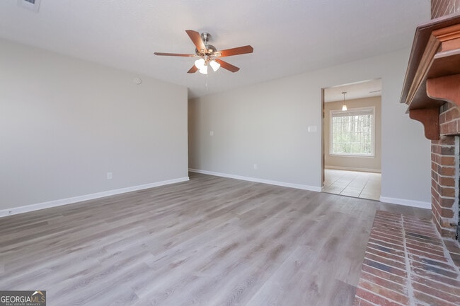 Foto del edificio - 315 Cornwallis Way