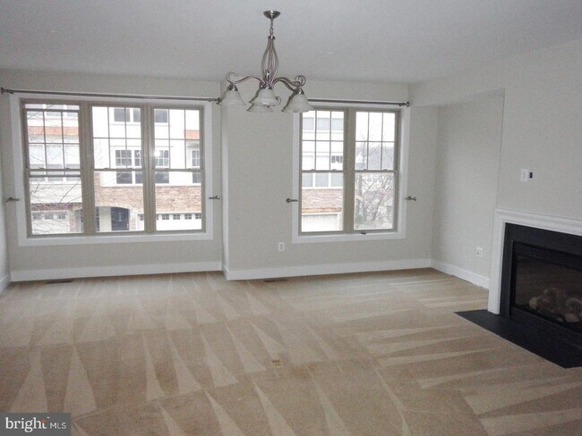 Building Photo - 13316 Sheffield Manor Dr