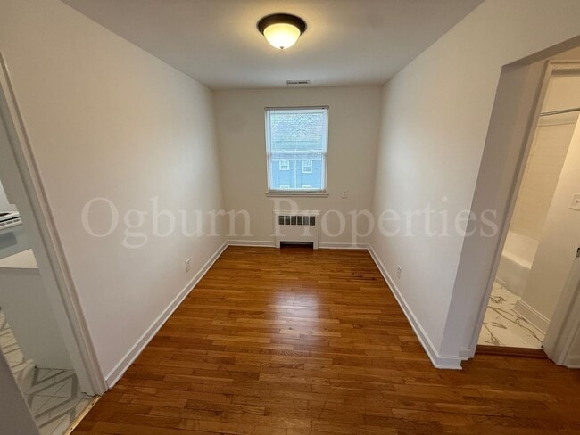 Foto del edificio - 2506-D Miller Park Cir-2BR/1BA-2nd Floor APT!!!