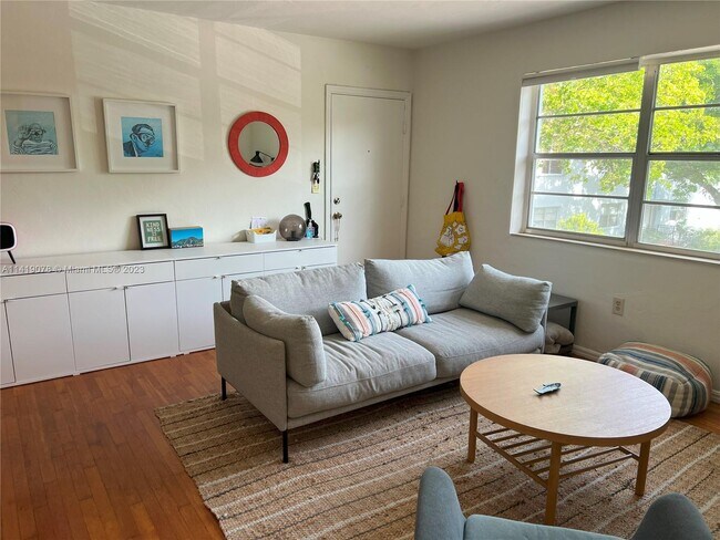 Foto del edificio - 7865 SW 57th Ave