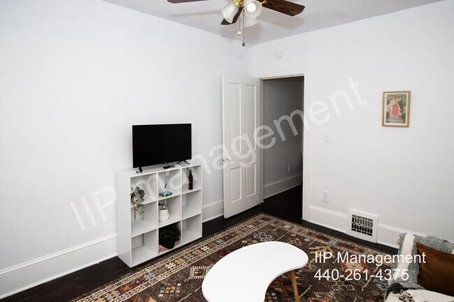 Foto del edificio - Cozy 2-Bedroom Furnished Unit in the Heart...