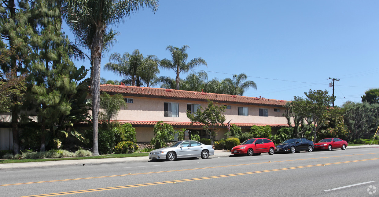 DowneyWestApartments - Downey West Apartments