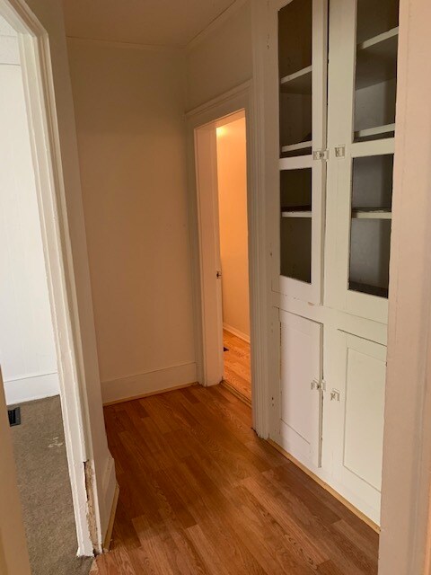 Pasillo - 350 W 9th St