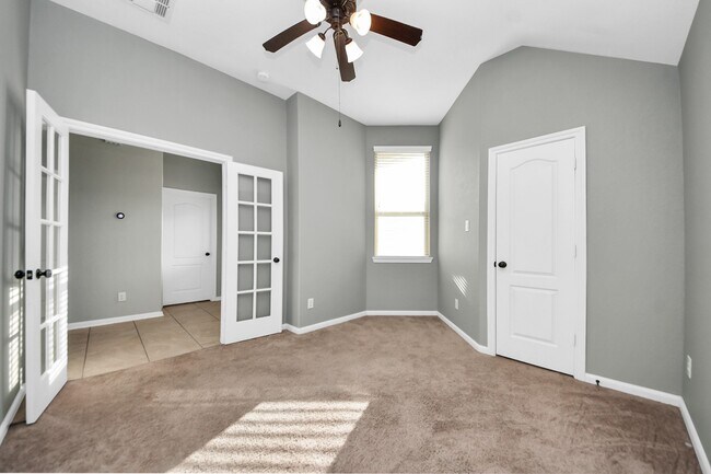 Foto del edificio - 2402 Village Lakes Dr