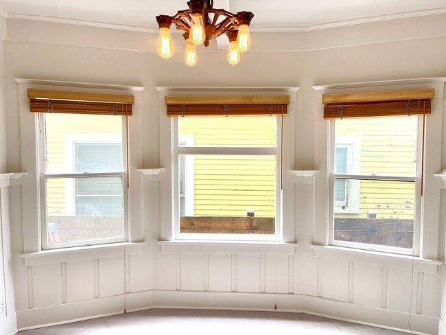 Building Photo - Horizon Ave Duplex