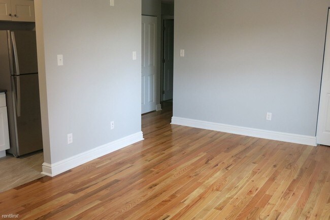 Building Photo - 1 br, 1 bath  - 7528 Penn Ave
