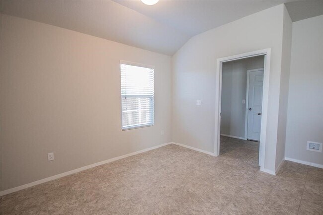 Foto del edificio - 1541 Scotland Dr