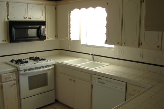 Foto del edificio - 1815 Nightingale Cir